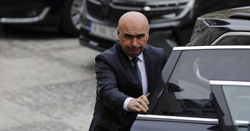 Bolojan, cu privire la deficitul bugetar: „Există posibilitatea introducerii unor măsuri de majorare a anumitor taxe și impozite” 1 bolojan despre deficitul bugetar este posibil sa avem si masuri de crestere a unor taxe si a unor impozite 6821ec8d01ad2