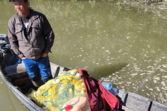 braconaj in delta dunarii sute de metri de plase si zeci de kilograme de peste confiscate de la un pescar tulcean 682ee9059461c