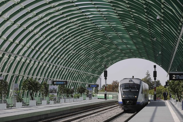 Bulgaria își propune să introducă un serviciu feroviar de legătură între Ruse și Aeroportul din București 1 bulgaria vrea sa lanseze un tren de transfer pe linia ruse aeroportul bucuresti 681359aef0d90