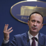 Câciu ripostează la acuzațiile lui Bolojan, care blamează PSD și PNL pentru dificultățile financiare: „Se pare că a petrecut prea mult timp la Cotroceni în ultima vreme” 2 caciu il ataca pe bolojan care a dat vina pe psd si pnl pentru criza bugetara pare ca a pascut iarba la cotroceni in ultimele 3 luni 682473d74f5ab
