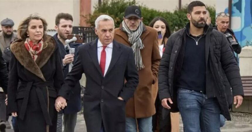 Călin Georgescu: „Oamenii rezistă transformării nu din lipsă de dorință, ci din frică. Sistemul generează iluzii și răspândește temeri. Este momentul să acționați!” 1 calin georgescu oamenii se opun schimbarii nu pentru ca nu o doresc ci pentru ca ii sperie sistemul creeaza umbre inventeaza pericole a venit vremea faceti acum pasul 68263a49529cd