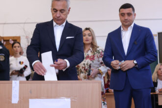 calin georgescu primul mesaj de dupa alegeri ma rog pentru nicusor dan sa fie un presedinte intelept ce i a transmis lui simion 682b3bd46f786