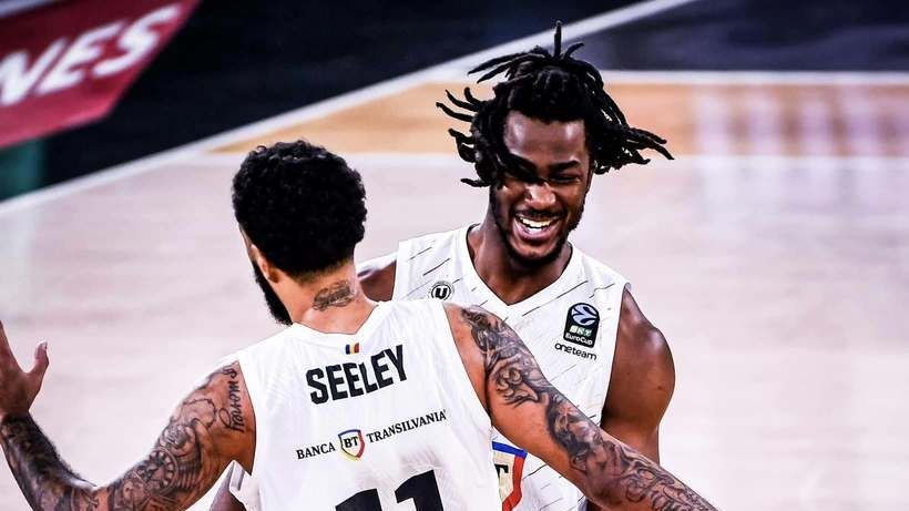 U-BT Cluj strălucește pe scena Ligii Naționale, devenind prima finalistă! 1 campioana u bt cluj prima finalista a ligii nationale 682f8036aff28