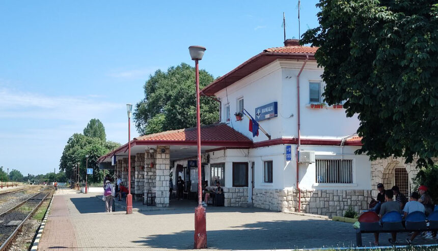 CFR SA își propune să finalizeze contractul pentru electrificarea și modernizarea liniei Constanța-Mangalia, după o serie de încercări nereușite și dispute legale. 1 cand vrea cfr sa vrea sa semneze contractul pentru electrificarea si reabilitarea liniei constanta mangalia dupa o tentativa esuata si contestatii 6826c7b76f075