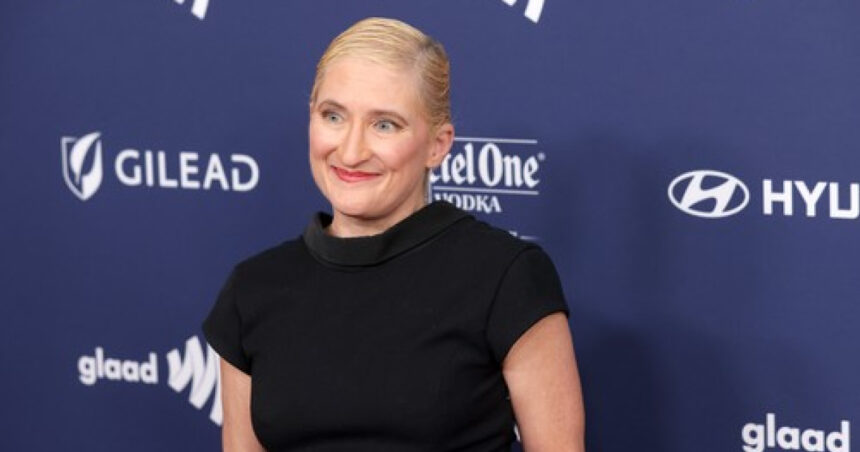 Tragedie în lumea muzicii: Jill Sobule, artista renumitelor melodii „I Kissed a Girl” și „Supermodel”, a pierit într-un incendiu devastator. 1 cantareata jill sobule cunoscuta pentru hiturile anilor 90 i kissed a girl si supermodel a murit intr un incendiu 6819b3c7e79eb