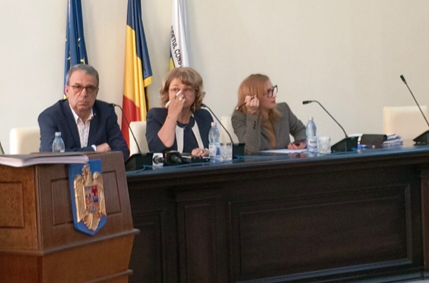 „Banii schimbă soarta, nu vorbele goale!” Spectacol de amploare în Consiliul Local Constanța, pe tema vânzării terenurilor. Primarul Chițac: „Nu accept sfaturi de la cei care nu au realizat nimic în viață!” 1 capitalul misca lumea nu gargara circ de proportii in consiliul local constanta pe vanzarea de terenuri primarul chitac nu primesc lectii de la oameni care nu au facut 6839a56cc8901