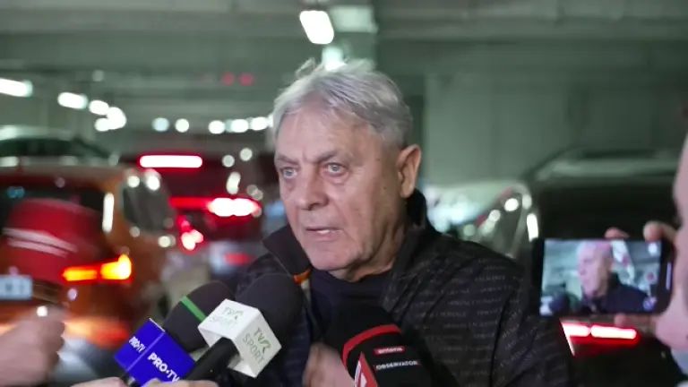 Cârțu își exprimă opiniile fără menajamente despre Mitriță și posibila despărțire: ”Își asumă merite nejustificate!” 1 cartu a analizat o posibila despartire de mitrita si nu s a ferit de cuvinte cand a vorbit despre perla craiovei isi aloca merite care nu sunt 681a36cd3eec2