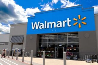 cel mai mare retailer din sua avertizeaza ca va creste preturile din cauza tarifelor impuse de donald trump riscand furia presedintelui 682d6534ce2cf