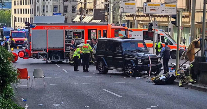 Cel puțin opt persoane rănite după ce un automobil a nimerit în mulțimea de pietoni, într-o intersecție din Stuttgart, Germania 1 cel putin opt raniti dupa ce o masina a intrat in pietoni intr o intersectie din orasul german stuttgart 6815164072775