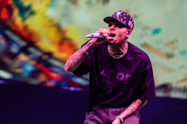 chris brown ramane in detentie pana la mijlocul lunii iunie artistul este inculpat pentru vatamare corporala in marea britanie 682c3c789b184