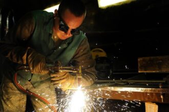 cifra de afaceri din industrie pe total a crescut 682ecc32a6b10