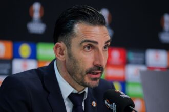 cipriotii au reactionat dupa ce elias charalambous a cucerit al doilea titlu consecutiv cu fcsb cum l au numit pe antrenor 68218bfadd4cf