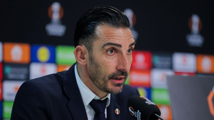 Ciprioții au răspuns după ce Elias Charalambous a obținut al doilea titlu consecutiv cu FCSB. Care a fost porecla dată antrenorului? 1 cipriotii au reactionat dupa ce elias charalambous a cucerit al doilea titlu consecutiv cu fcsb cum l au numit pe antrenor 68218bfadd4cf