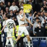 "Real Madrid câștigă în stil dramatic împotriva lui RCD Mallorca, scor 2-1: O seară de neuitat pentru echipa lui Carlo Ancelotti!" 2 clasament real madrid rcd mallorca 2 1 victorie dramatica pentru echipa lui carlo ancelotti 682587d1a2f0e