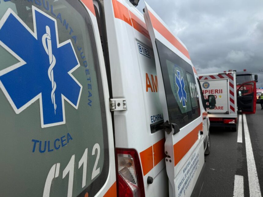 Accident între un automobil și un autobuz de călători în apropierea Delfinariului din Constanța 1 coliziune intre un autoturism si un autobuz cu pasageri in zona delfinariu din constanta 6836eab9b9f45