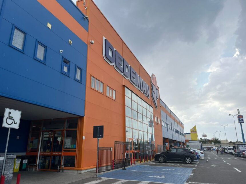 După o sentință severă, bărbatul implicat într-un incident grav într-un supermarket din Constanța solicită acum reintegrarea în societate. 1 condamnat la ani grei de inchisoare in trecut dupa un incident grav din parcarea unui supermarket din constanta acum cere sa fie reabilitat 6833a51fded36