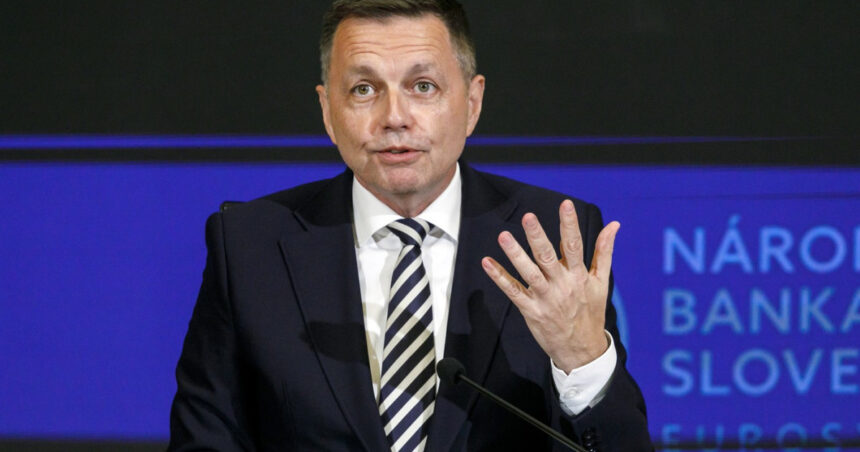 Guvernatorul Slovaciei, pe cale să ajungă după gratii din cauza unei amenzi colosale pentru corupție! 1 condamnat pentru coruptie guvernatorul slovaciei risca inchisoarea daca nu plateste o amenda uriasa 68383605a5765