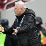 Rapid clarifică situația după afirmațiile lui Șumudică despre discuțiile cu alți tehnicieni: "Nu îl putem păstra împotriva voinței sale!" 3 conducerea lui rapid a dat raspunsul dupa ce sumudica a sugerat ca s au purtat negocieri cu alti antrenori nu poate ramane cu forta 682369d13b89c