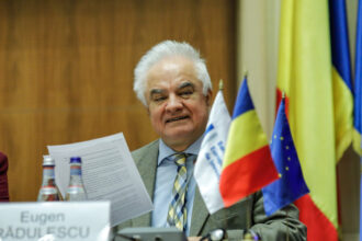 consilier bnr daca nu schimbam directia vaporului numit romania duminica viitoare titanic scrie pe noi 681cd5da307c7