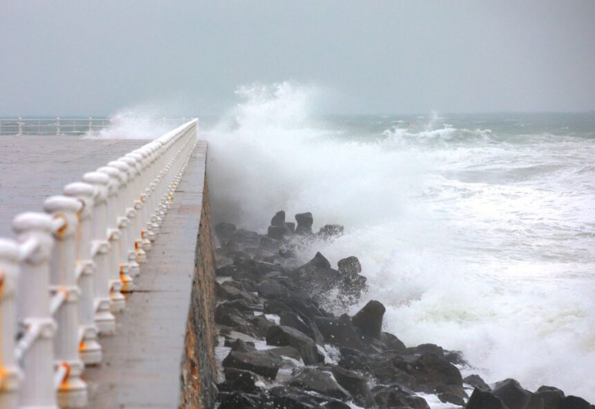 Constanța, sub alertă de pericol! Descoperă ce vremuri capricioase ne așteaptă! 1 constanta sub avertizare cod galben vezi aici ce fenomene meteo sunt asteptate 682447285de69