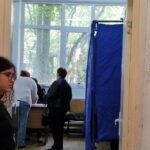 Constănțenii s-au mobilizat în număr mare la vot în turul doi al alegerilor prezidențiale: participarea femeilor crește semnificativ! 2 constantenii au iesit masiv la vot in cel de al doilea tur al alegerilor prezidentiale tot mai multe femei la urne 682babd2d3992