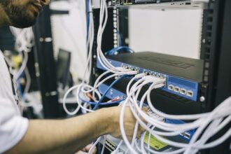 continua declinul afacerilor huawei in romania 683934b545a0f