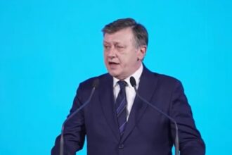 crin antonescu sistemul se regrupeaza in spatele lui nicusor dan se construieste soclul printr un mecanism urias de propaganda falia din societate nu deficitul bugetar ar trebui sa fie p 68374fbaef425