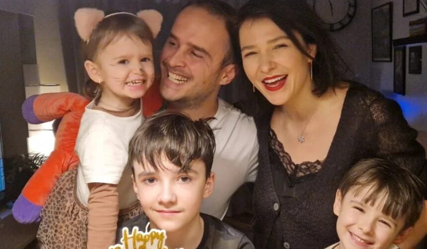 Descoperă locuința lui Șerban Copoț, unde cei trei copii își lasă amprenta pe pereți: „Nu este un motiv de dispută” 1 cum arata casa in care serban copot locuieste cu cei trei copii au voie sa deseneze peretii asta nu i motiv de cearta 683583f9c7270