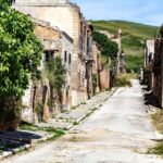 Descoperă casele de un euro din Sicilia: cât te costă să le transformi în locuințe de vis! 3 cum arata casele la un euro din sicilia preturile minime de restaurare incep de la 20 000 de euro 682af0249c1be