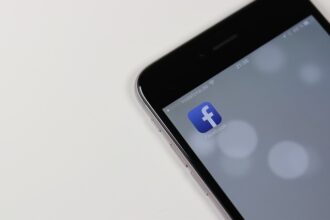 cum faci postarile vechi private pe facebook 682579a4918c7