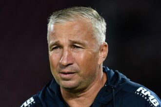 dan petrescu in fata unei operatii dificile e nasol la varsta lui 6824b0f6be5f4