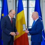 Dan Șucu, distins de președintele interimar Ilie Bolojan pentru realizările în sprijinul mediului de afaceri și promovarea dialogului social 2 dan sucu decorat de presedintele interimar ilie bolojan pentru contributia la dezvoltarea mediului de afaceri si dialogul social 6824a3501f40b