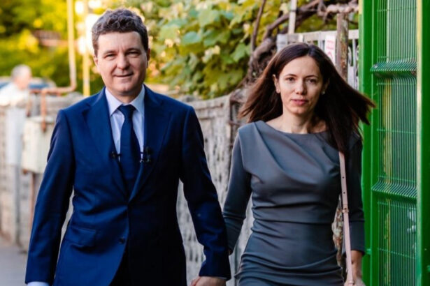 de ce a lipsit mirabela gradinaru de la ceremonia de investire a lui nicusor dan a participat doar fiica sa aheea 68345ddd61279