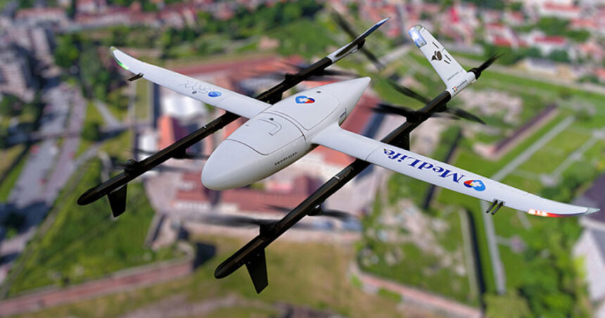 De la meșteșugul tradițional la tehnologia de vârf: Transformarea revoluționară a medicinei de laborator de către MedLife prin drone, analize automate și inteligență artificială 1 de la prelucrare manuala la drone linii automate de analiza a probelor si ai cum a dinamizat medlife medicina de laborator 6826ebe54b182