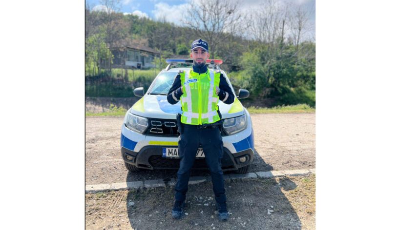 Călătorie către justiție: Polițistul Andrei din Băneasa a interceptat la Aliman un șofer ilegal, cu plăcuțe false și certificat de înmatriculare anulat 1 direct spre dosar penal politistul andrei din baneasa a prins la aliman un sofer fara permis cu numere false si cu certificatul de inmatriculare suspendat 6821af6b06d08