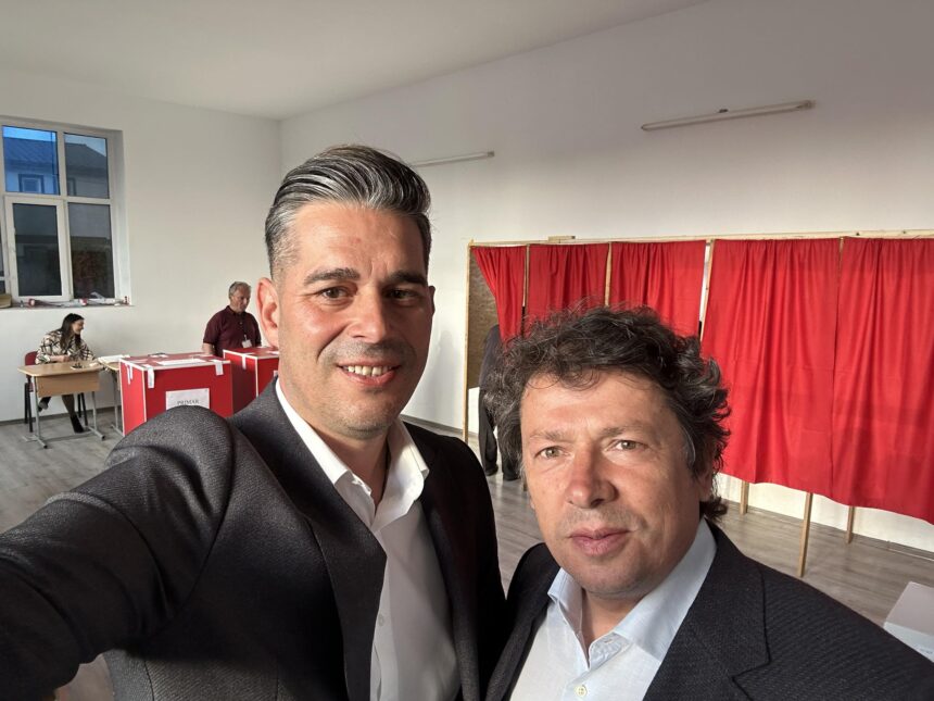 Distracție și implicare civică în Vama Veche: Dublă alegere în comunitate – Primăria Limanu pe cale de votare. Georgescu a „celebrat democrația la răsărit, cu nisip în buzunare, părul vâlvoi și tineri plini de viață” 1 distractie si responsabilitate civica in vama veche duble alegeri in comunitate se voteaza si primarul la limanu georgescu a bifat democratia la rasarit cu nisip in buzunare parul valvo 6817206bc24d4