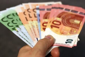 dobanzile statului pe termen lung revin la niveluri anterioare alegerilor cu scaderi mai ample la titlurile pe termen scurt leul se intareste fata de euro 682adefd0b5c2