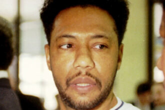 donald trump a comutat pedeapsa fostului sef al bandei gangster disciples din chicago cazul larry hoover 683863c390886