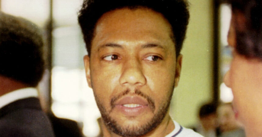 Donald Trump a revocat condamnarea liderului bandei „Gangster Disciples” din Chicago. Povestea lui Larry Hoover 1 donald trump a comutat pedeapsa fostului sef al bandei gangster disciples din chicago cazul larry hoover 683863c390886
