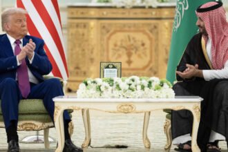 donald trump a semnat cel mai mare acord de aparare din istorie cu riadul turneu de forta al liderului sua in orientul mijlociu 682375e586910