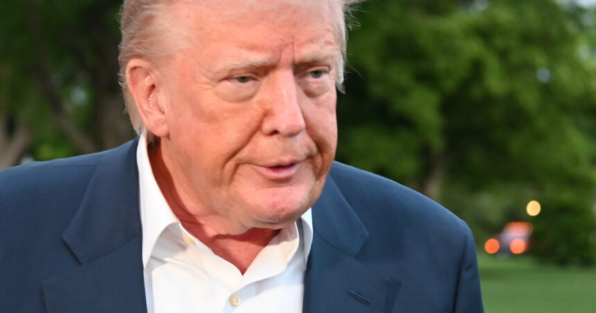 Donald Trump dezvăluie că șefii UE l-au îndemnat să-l contacteze pe Putin: „El nu răspundea apelurilor” 1 donald trump afirma ca liderii ue i au cerut insistent sa il sune pe putin el nu le raspundea la telefon 6818b1c4d465b