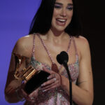 Elton John și Dua Lipa solicită salvarea artei de influența inteligenței artificiale: Apel adresat premierului britanic 2 elton john si dua lipa cer protectie in fata inteligentei artificiale scrisoare catre premierul britanic 6823950541139