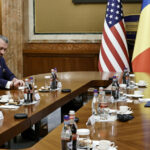 „Reprezentantul lui Ciolacu” se află în delegația americană ce va observa alegerile, dorind să organizeze întâlniri cu aspiranții la Cotroceni. 2 emisarul lui ciolacu e in delegatia sua care ne va monitoriza alegerile el a vrut sa aranjeze intalniri cu candidatii la cotroceni 681691d815bbe