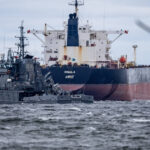 Estonia a încercat să oprească un petrolier din flota fantomă a Rusiei, dar nava a ignorat solicitările și a continuat drumul! 3 estonia a incercat sa retina un petrolier din flota fantoma a rusiei nava a refuzat cooperarea si si a continuat calatoria 68259712aa5ea
