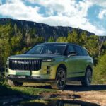 Chery își face debutul în România cu două SUV-uri inovatoare, Omoda și Jaecoo, prin intermediul unei firme din Ungaria. „Strategia noastră se va desfășura în trei faze.” 3 exclusiv chery va lansa in romania doua suv uri omoda si jaecoo printr o companie din ungaria planul nostru va avea trei etape 682f9bf6a5b72