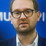 „Dominic Fritz: Realitatea aritmetică a guvernării – PSD, o prezență necesară sau nu?” 3 exclusiv cu sau fara psd la guvernare dominic fritz exista o realitate aritmetica pe care nu putem sa o depasim nu e o alegere politica 6831725e8e03e
