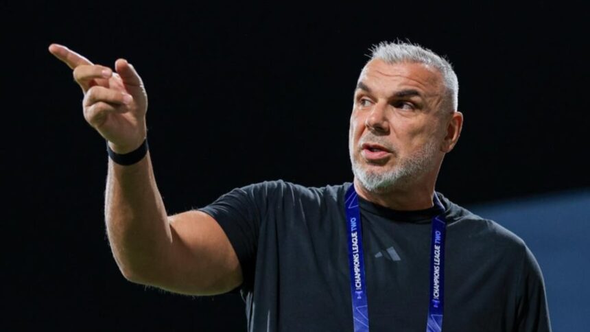 Un gest inedit din partea lui Olăroiu: recompensele surpriză oferite fiecărui jucător în momentul despărțirii de Sharjah 1 exclusiv gestul nemaiintalnit al lui olaroiu suma cu care a premiat fiecare fotbalist la plecarea de la sharjah 682f29c22b997