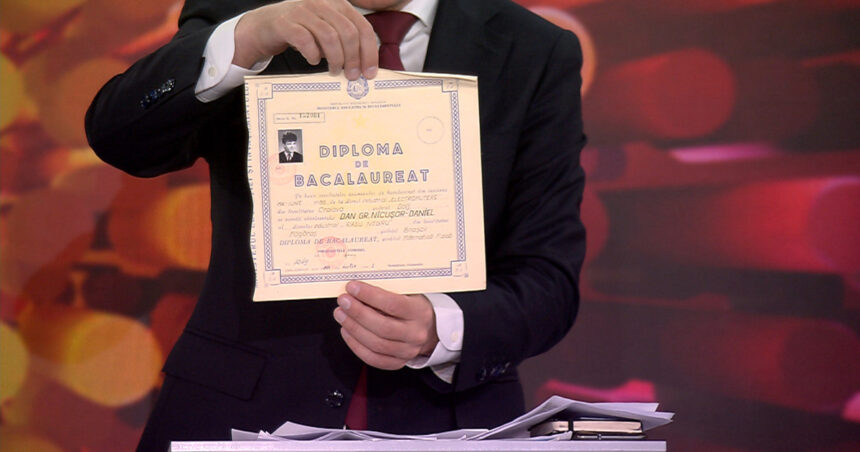 Nicușor Dan își arată diploma de Bacalaureat în fața unui zvon fals răspândit pe rețelele sociale: „Este o dezinformare flagrantă!” 1 exclusiv nicusor dan si a prezentat diploma de bacalaureat dupa aparitia unui fals pe retelele sociale circula un fake news grosolan 682247a637a73