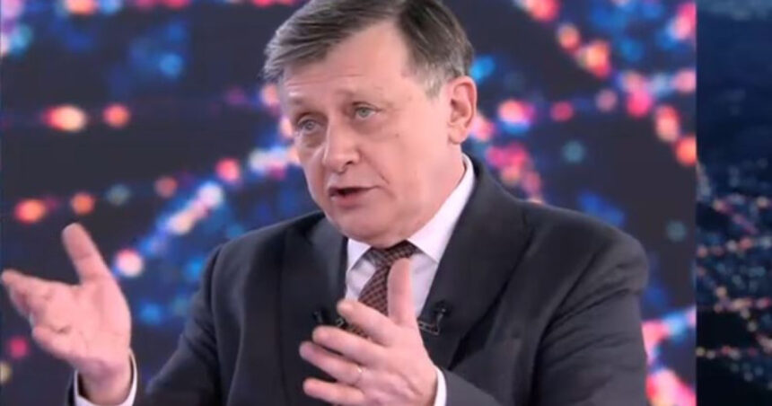 Vasile Blaga își exprimă nemulțumirea față de Crin Antonescu: „S-ar putea ca și el să fi avut un rol în propria sa înfrângere” 1 exclusiv vasile blaga il critica crin antonescu poate ca si domnia sa a contribuit la infrangerea domniei sale 682af21e9b96c