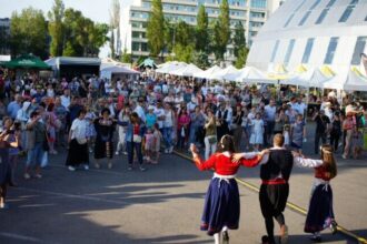 festivalul traditiilor si gastronomiei pescaresti are loc intre 30 mai si 1 iunie la pavilionul expozitional artisti de marca vor fi prezenti la eenimentul organizat de cjc si centrul cultural judet 6826308c4bda3